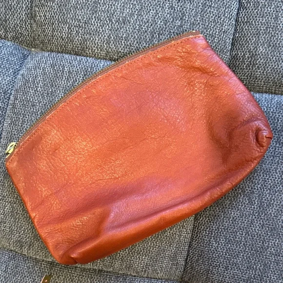 BAGGU Leather Zip Pouch in Warm Brown - Picture 5 of 8